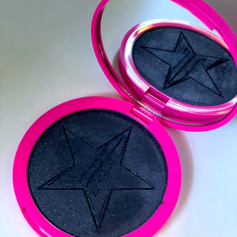 Jeffree Star Onyx Highlighter